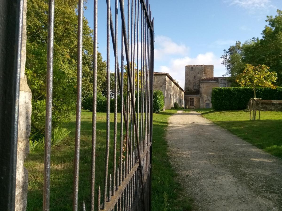 Chateau De Champdolent Hotel Buitenkant foto